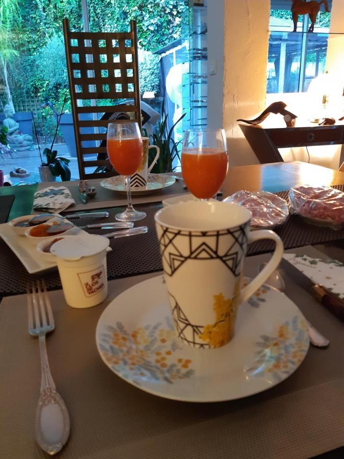 Bed and Breakfast Dans Un Jardin Bb Et Jacuzzi Mandelieu Esterno foto