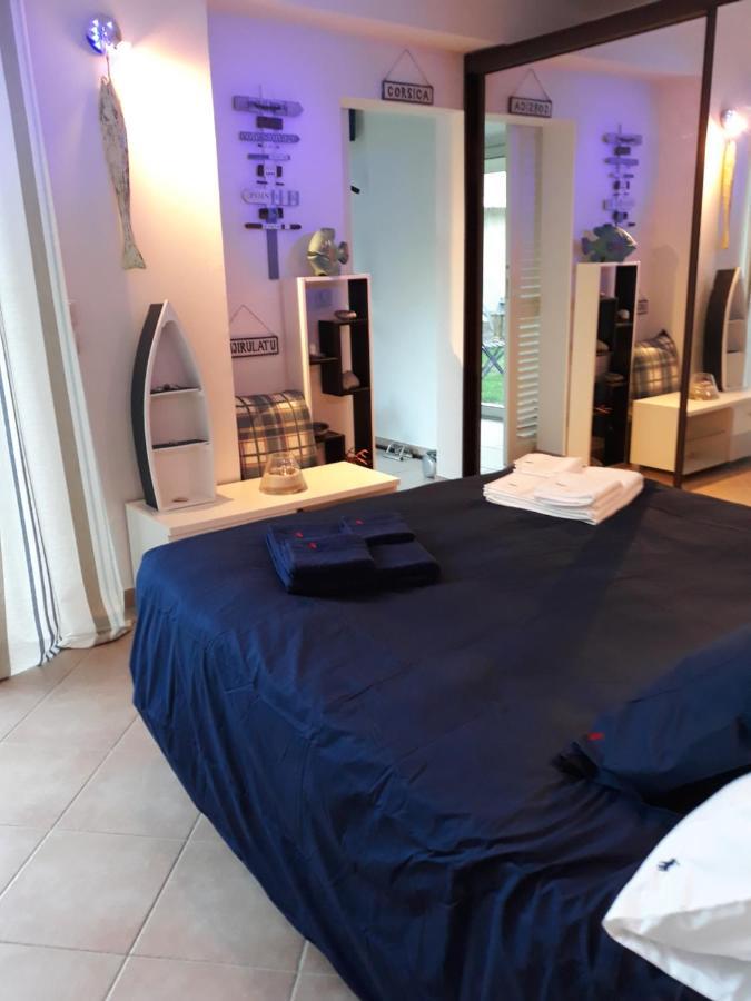 Bed and Breakfast Dans Un Jardin Bb Et Jacuzzi Mandelieu Esterno foto
