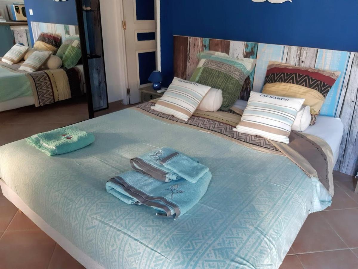 Bed and Breakfast Dans Un Jardin Bb Et Jacuzzi Mandelieu Esterno foto