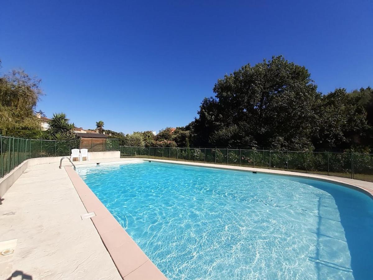 Bed and Breakfast Dans Un Jardin Bb Et Jacuzzi Mandelieu Esterno foto