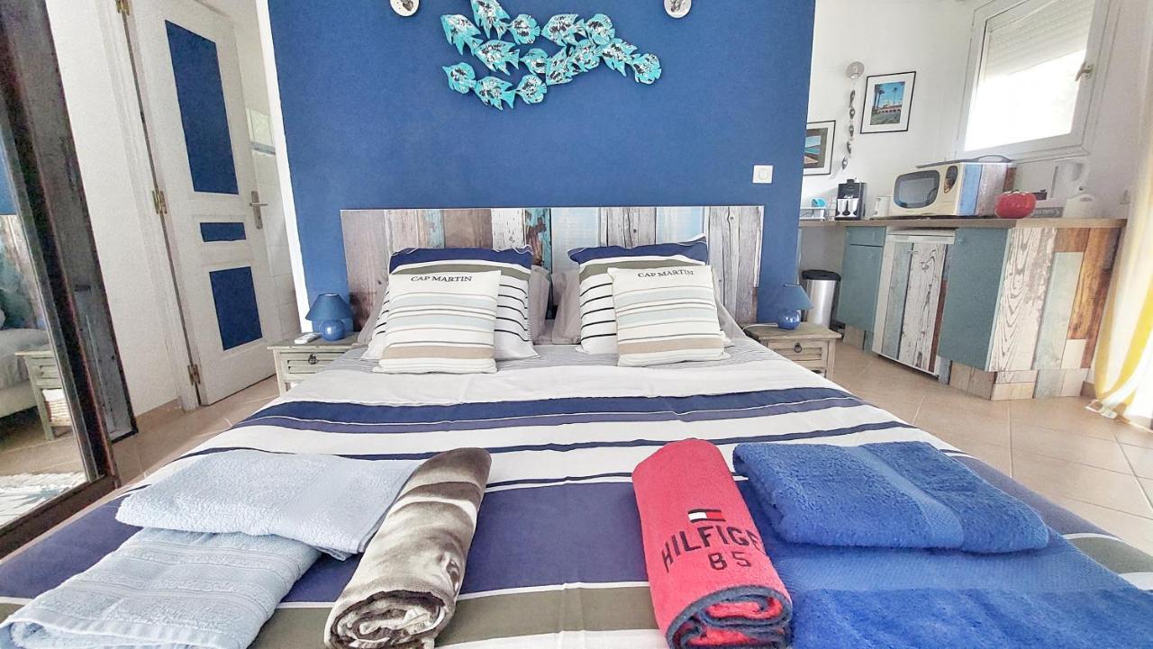 Bed and Breakfast Dans Un Jardin Bb Et Jacuzzi Mandelieu Esterno foto