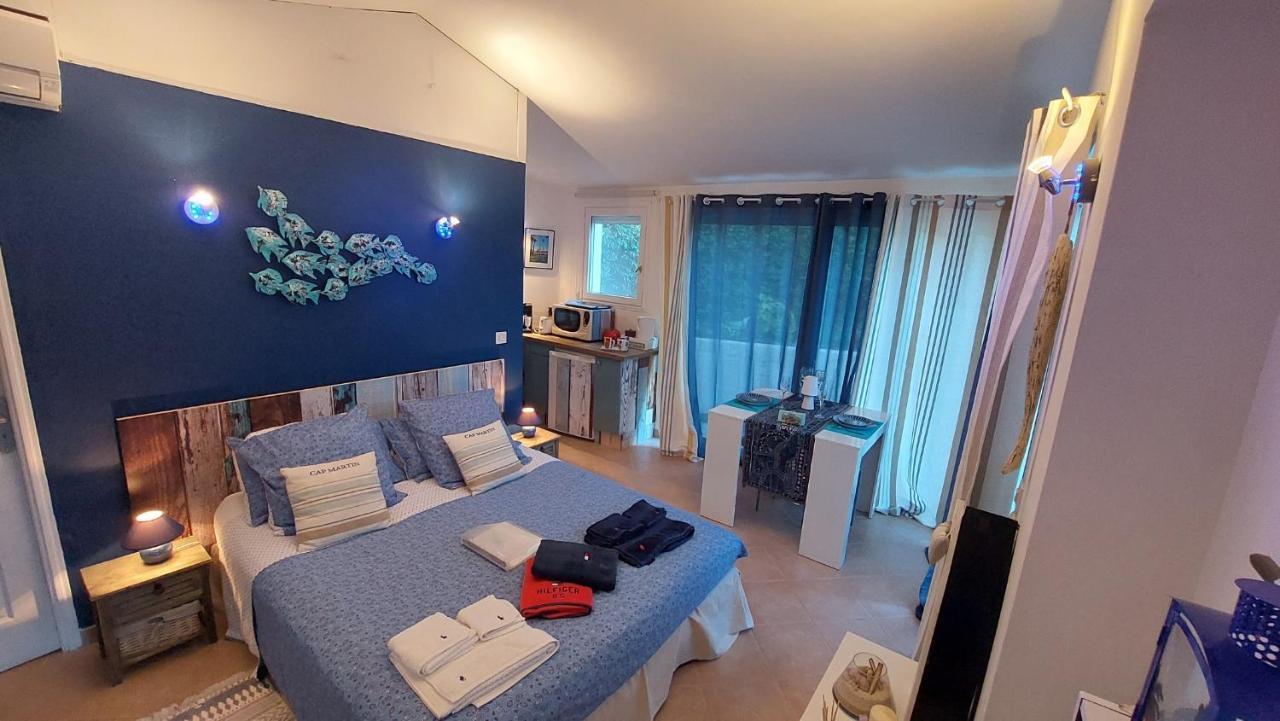 Bed and Breakfast Dans Un Jardin Bb Et Jacuzzi Mandelieu Esterno foto